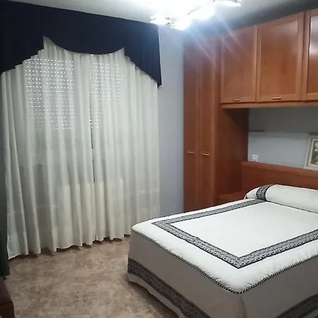 Fuente Clavel Holiday home Valdefuentes de Sangusin