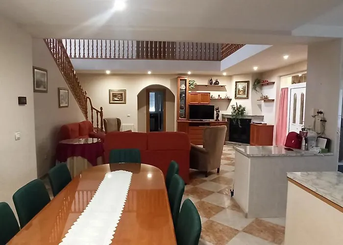 Fuente Clavel Casa de Férias Valdefuentes de Sangusin